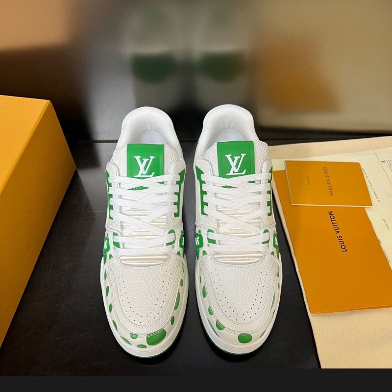 l**is V*t*n sneakers